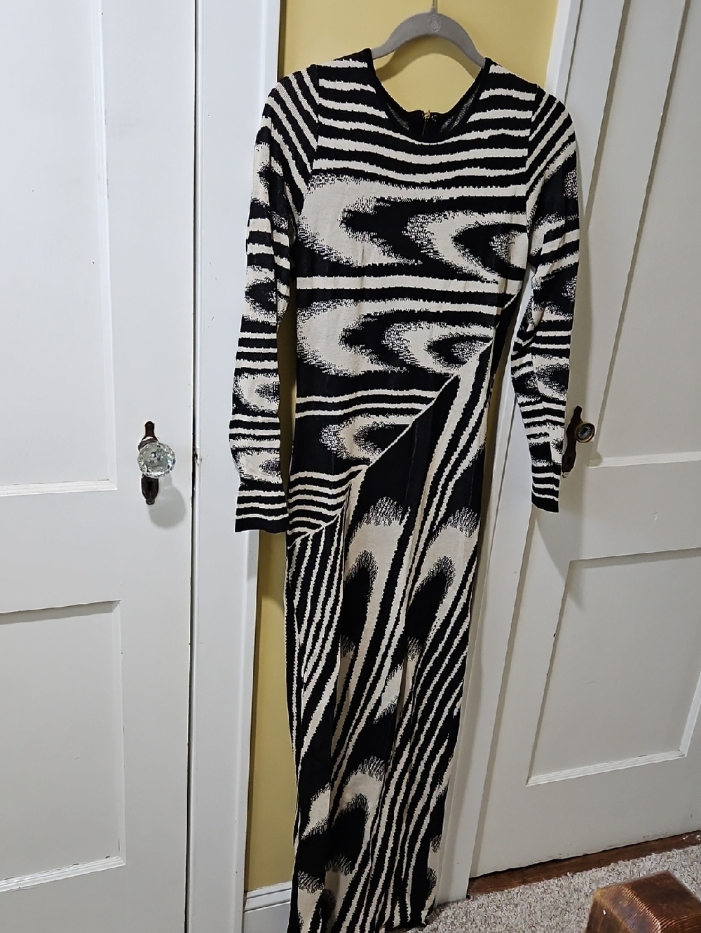 Commense Black & Cream Abstract Long Sleeve Maxi Dress